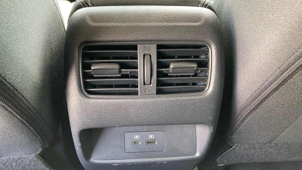Nissan Qashqai 1.3 DiG-T MH 158 N-Connecta 5dr Xtronic Petrol Hatchback - Image 22