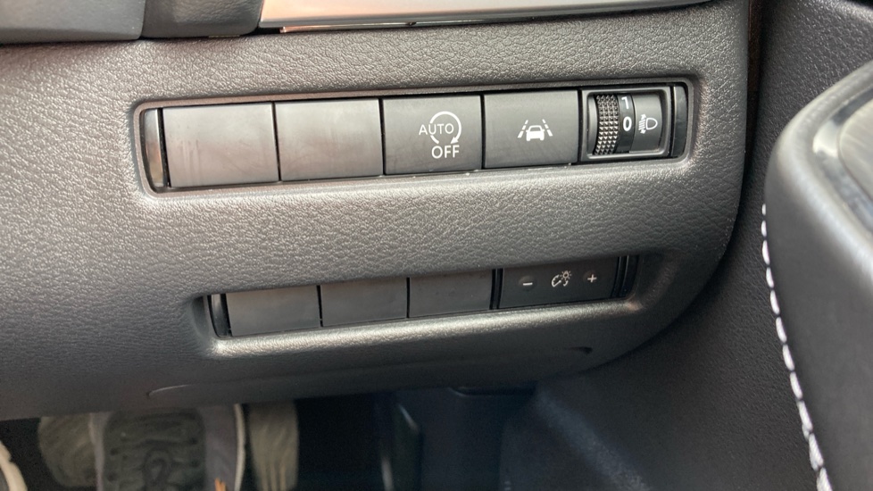 Nissan Qashqai 1.3 DiG-T MH 158 N-Connecta 5dr Xtronic Petrol Hatchback - Image 33