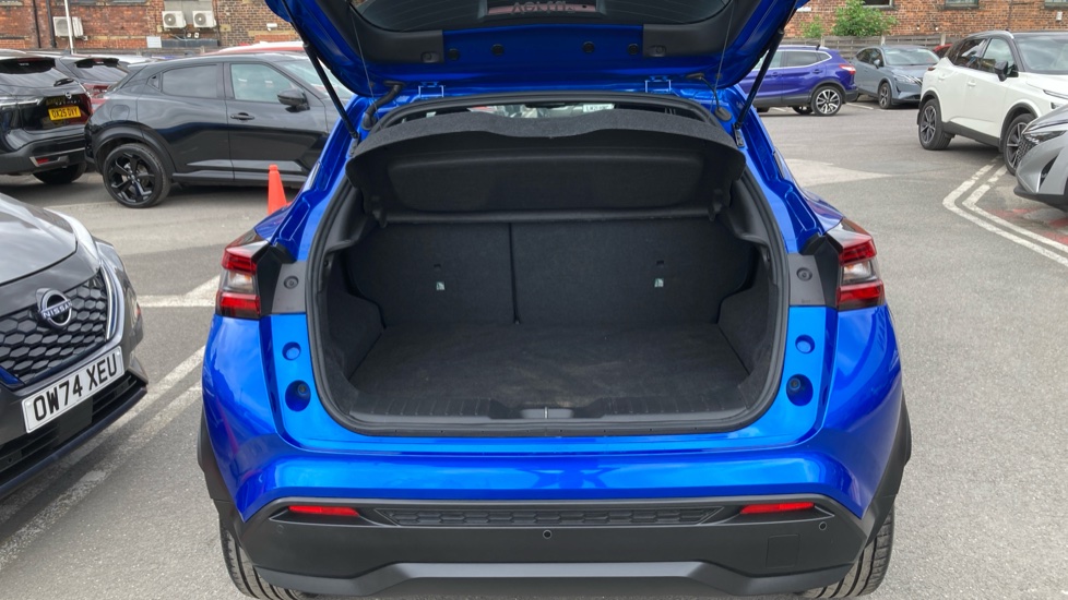 Nissan Juke 1.0 DiG-T 114 Tekna 5dr Petrol Hatchback - Image 4