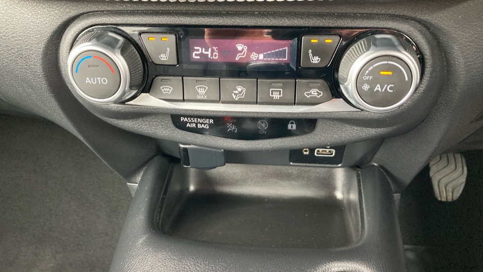 Nissan Juke 1.0 DiG-T 114 Tekna 5dr Petrol Hatchback - Image 24