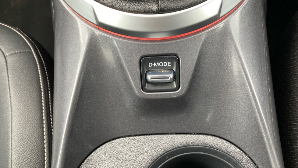 Nissan Juke 1.0 DiG-T 114 Tekna 5dr Petrol Hatchback - Image 27