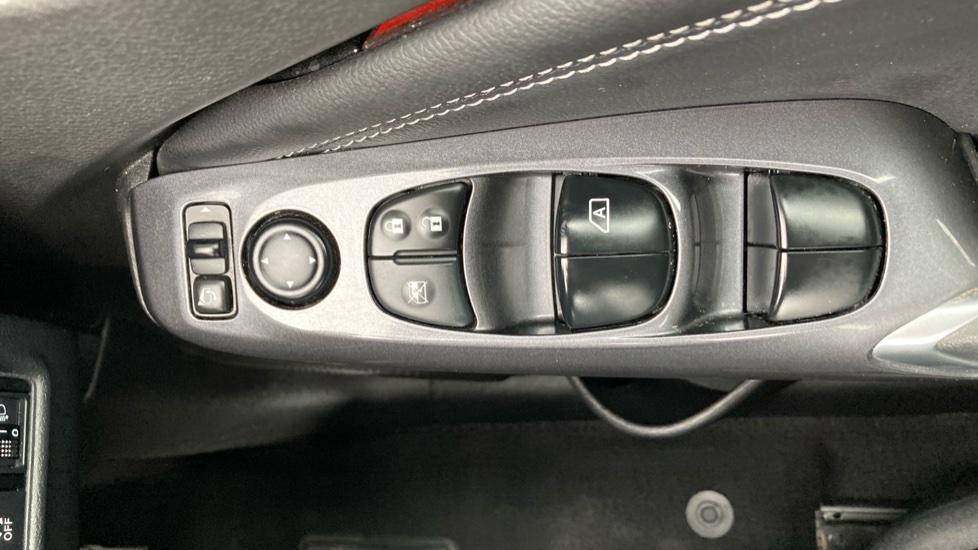 Nissan Juke 1.0 DiG-T 114 Tekna 5dr Petrol Hatchback - Image 31