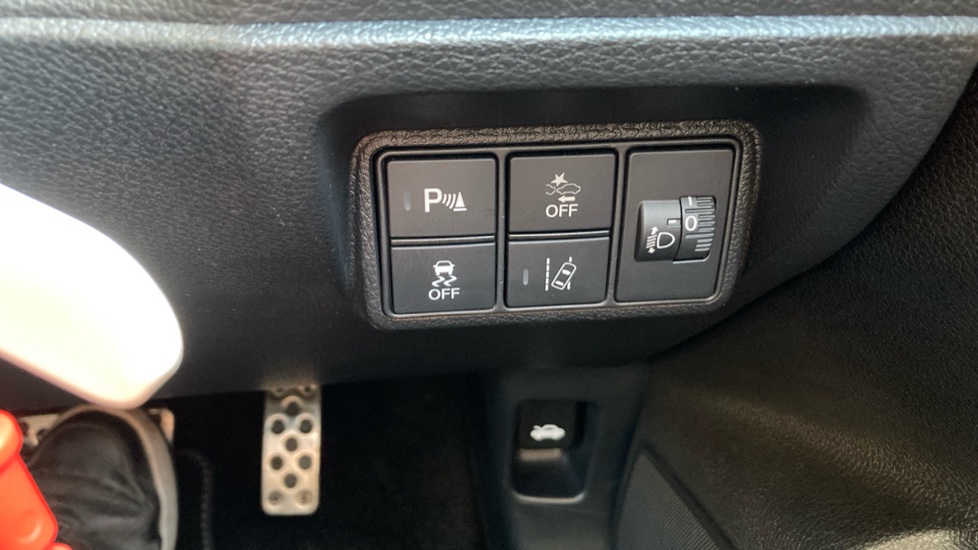 Honda Civic 1.0 VTEC Turbo 126 Sport Line 5dr CVT Petrol Hatchback - Image 30
