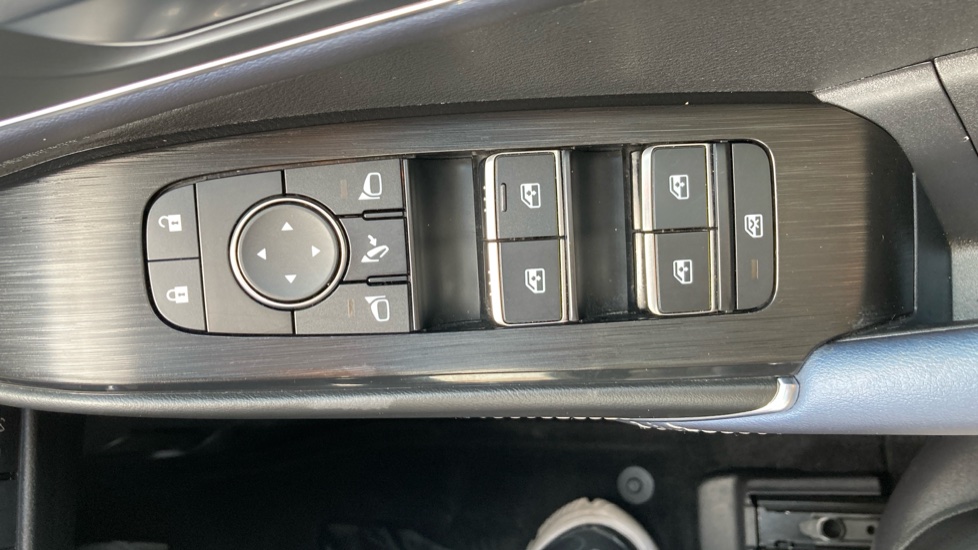 Nissan Qashqai 1.5 E-Power Tekna 5dr Auto Hybrid Hatchback - Image 35