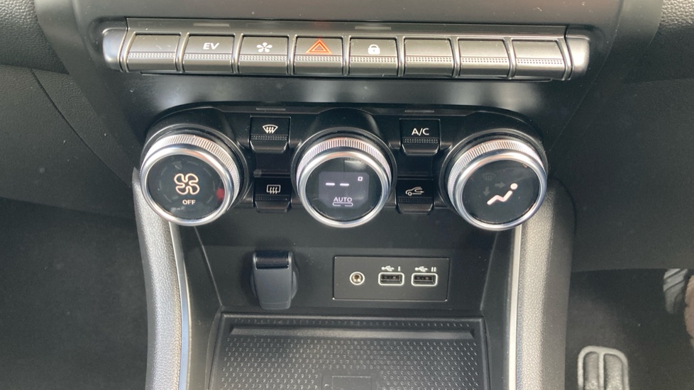 Renault Captur 1.6 E-Tech full hybrid 145 Techno 5dr Auto Hybrid Hatchback - Image 23