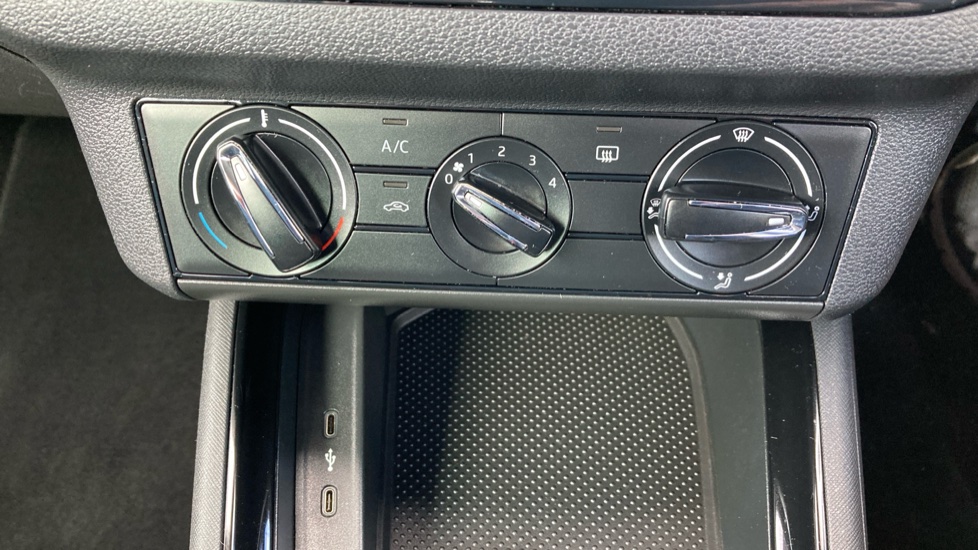 Skoda Kamiq 1.0 TSI 110 SE Drive 5dr DSG Petrol Hatchback - Image 22