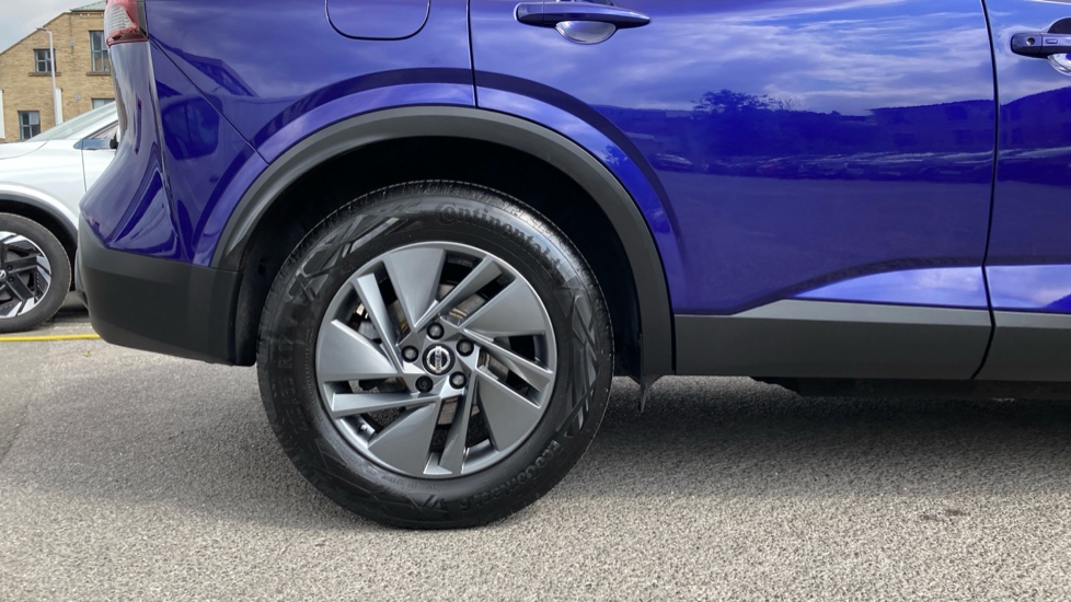Nissan Qashqai 1.3 DiG-T MH 158 Acenta Premium 5dr Xtronic Petrol Hatchback - Image 7