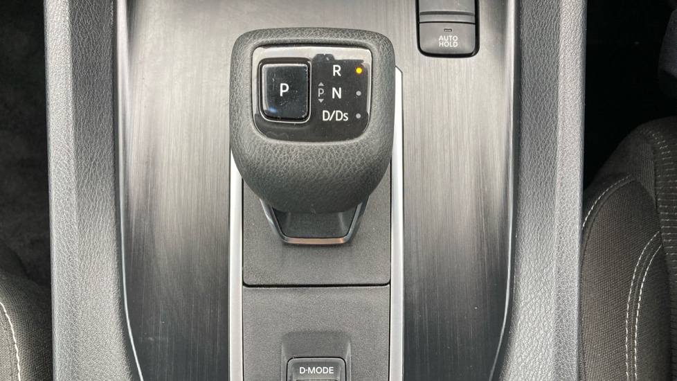 Nissan Qashqai 1.3 DiG-T MH 158 Acenta Premium 5dr Xtronic Petrol Hatchback - Image 25