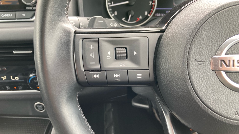 Nissan Qashqai 1.3 DiG-T MH 158 Acenta Premium 5dr Xtronic Petrol Hatchback - Image 28