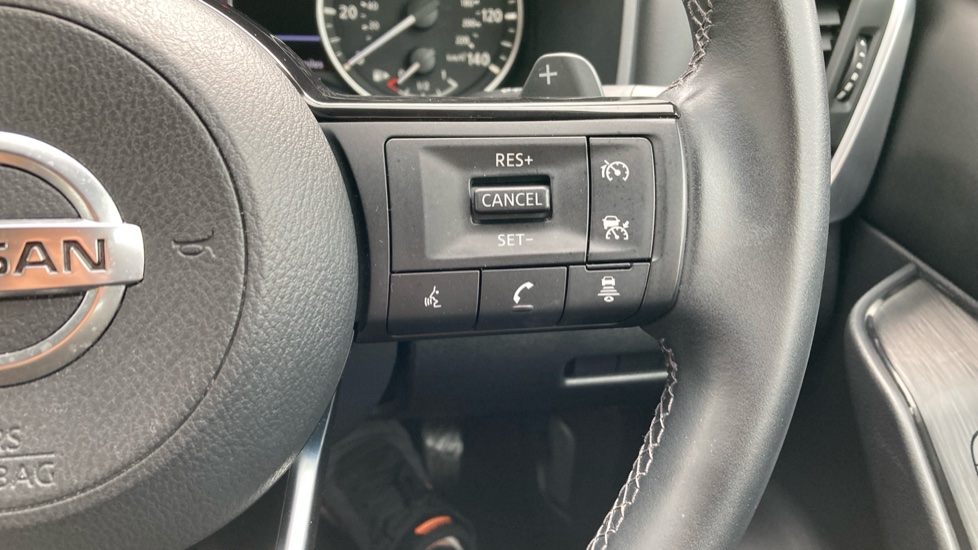 Nissan Qashqai 1.3 DiG-T MH 158 Acenta Premium 5dr Xtronic Petrol Hatchback - Image 29