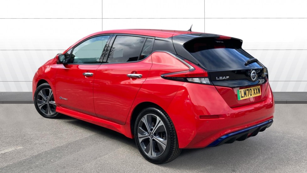 Nissan LEAF 110kW Tekna 40kWh 5dr Auto Electric Hatchback - Image 2