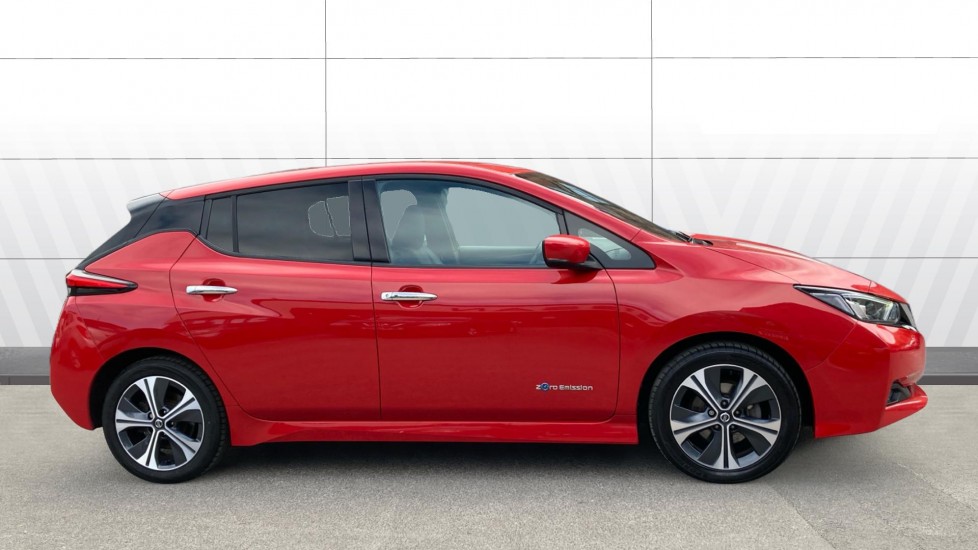 Nissan LEAF 110kW Tekna 40kWh 5dr Auto Electric Hatchback - Image 5