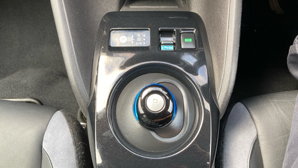 Nissan LEAF 110kW Tekna 40kWh 5dr Auto Electric Hatchback - Image 24