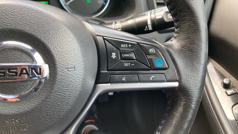 Nissan LEAF 110kW Tekna 40kWh 5dr Auto Electric Hatchback - Image 27