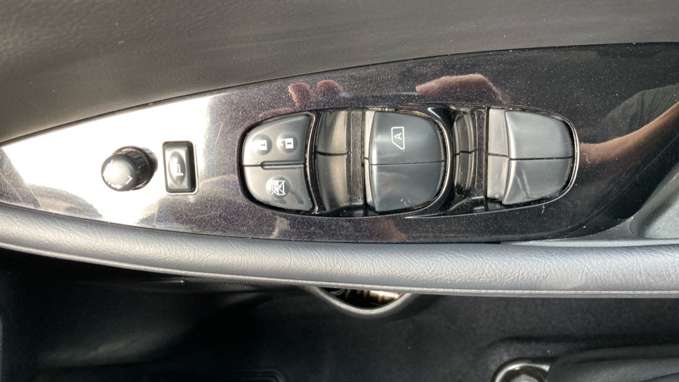 Nissan LEAF 110kW Tekna 40kWh 5dr Auto Electric Hatchback - Image 28