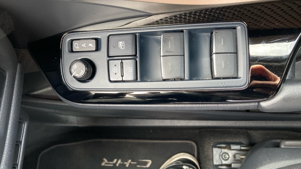 Toyota C-HR 1.8 Hybrid Excel 5dr CVT Hybrid Hatchback - Image 27