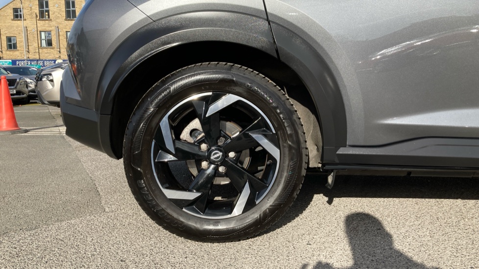 Nissan Juke 1.6 Hybrid N-Connecta 5dr Auto Hybrid Hatchback - Image 7