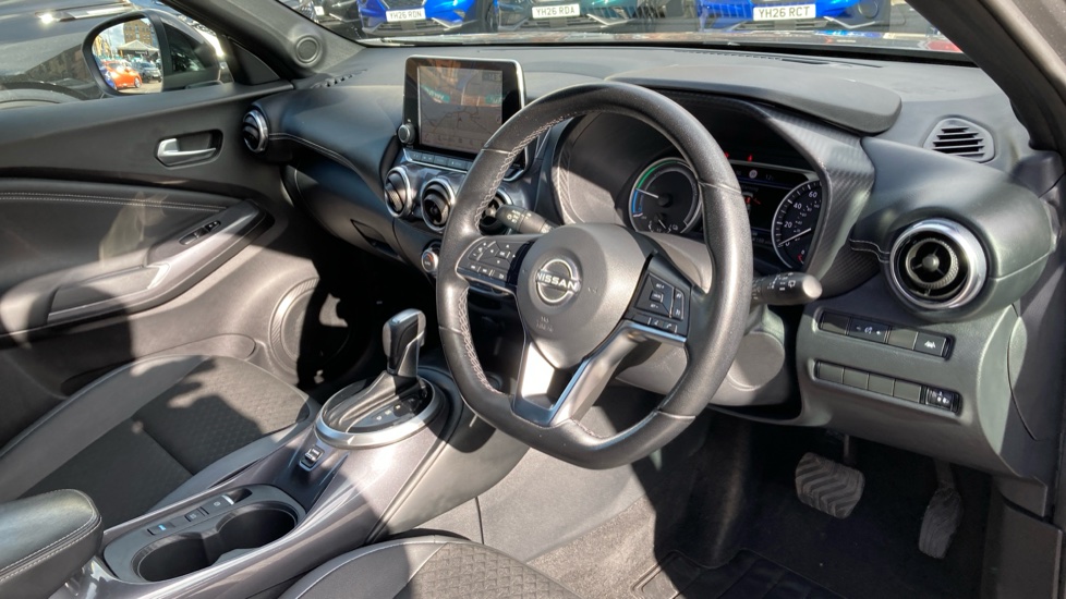Nissan Juke 1.6 Hybrid N-Connecta 5dr Auto Hybrid Hatchback - Image 11