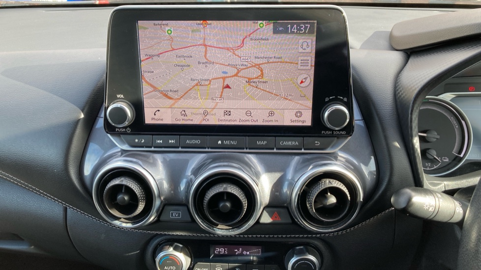 Nissan Juke 1.6 Hybrid N-Connecta 5dr Auto Hybrid Hatchback - Image 12