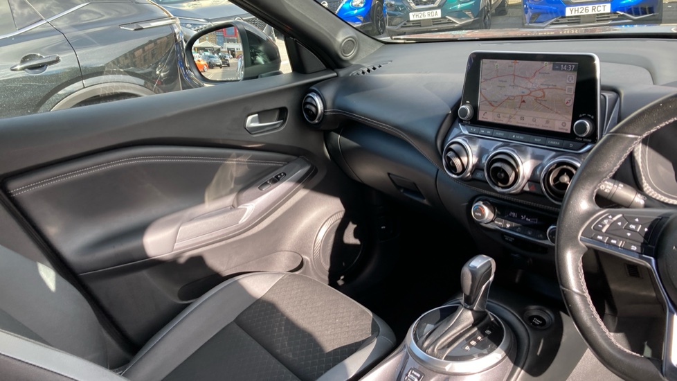 Nissan Juke 1.6 Hybrid N-Connecta 5dr Auto Hybrid Hatchback - Image 14