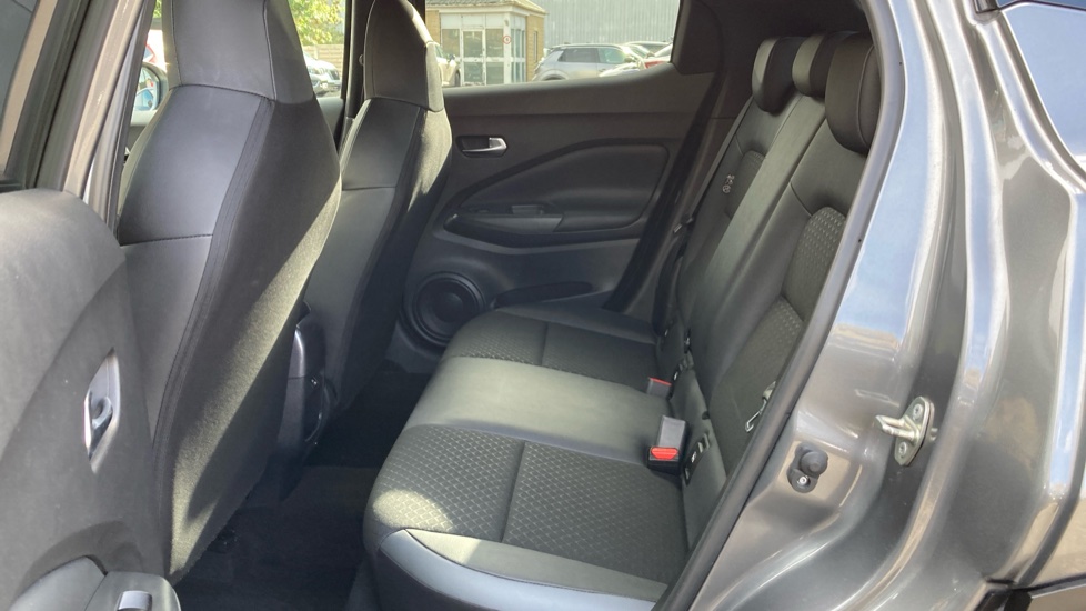 Nissan Juke 1.6 Hybrid N-Connecta 5dr Auto Hybrid Hatchback - Image 16