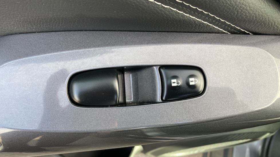Nissan Juke 1.6 Hybrid N-Connecta 5dr Auto Hybrid Hatchback - Image 21