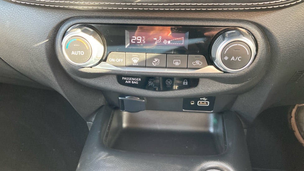 Nissan Juke 1.6 Hybrid N-Connecta 5dr Auto Hybrid Hatchback - Image 24