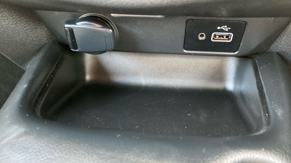 Nissan Juke 1.6 Hybrid N-Connecta 5dr Auto Hybrid Hatchback - Image 26