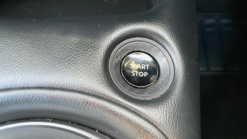 Nissan Juke 1.6 Hybrid N-Connecta 5dr Auto Hybrid Hatchback - Image 27