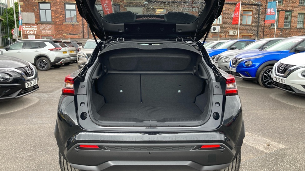 Nissan Juke 1.0 DiG-T N-Connecta 5dr Petrol Hatchback - Image 4