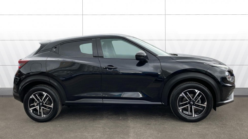 Nissan Juke 1.0 DiG-T N-Connecta 5dr Petrol Hatchback - Image 5