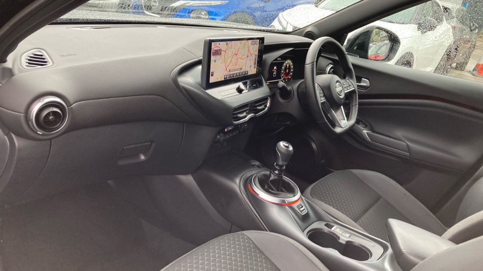 Nissan Juke 1.0 DiG-T N-Connecta 5dr Petrol Hatchback - Image 9