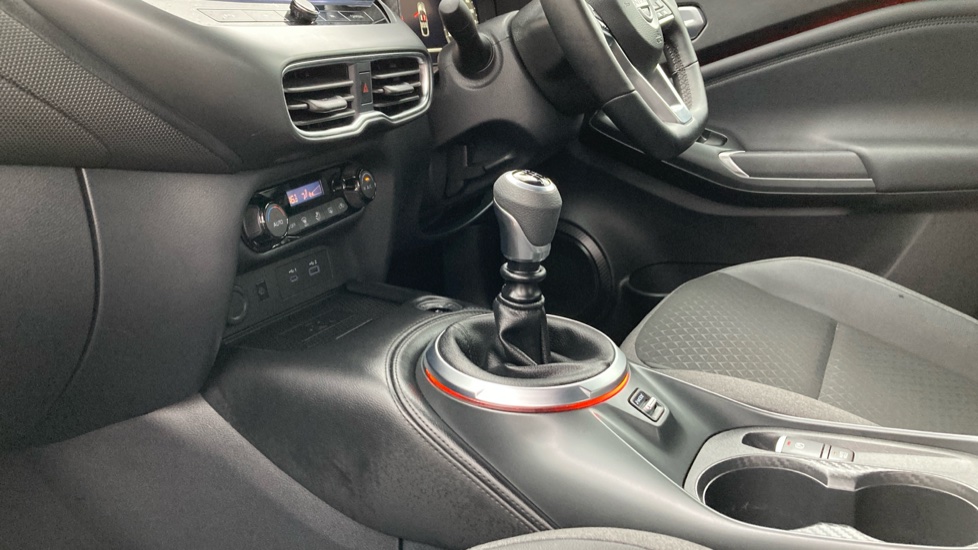 Nissan Juke 1.0 DiG-T N-Connecta 5dr Petrol Hatchback - Image 13