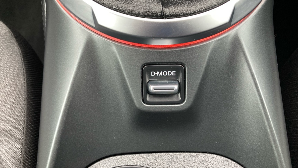 Nissan Juke 1.0 DiG-T N-Connecta 5dr Petrol Hatchback - Image 26