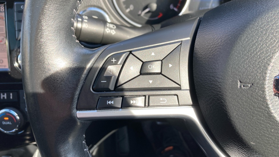 Nissan Qashqai 1.5 dCi 115 Tekna 5dr Diesel Hatchback - Image 26