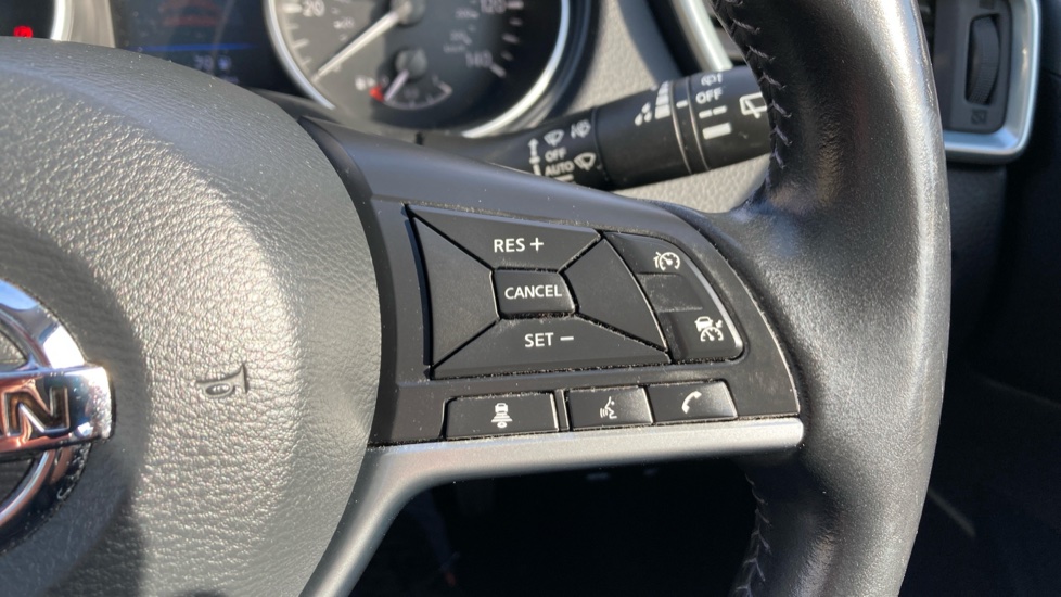 Nissan Qashqai 1.5 dCi 115 Tekna 5dr Diesel Hatchback - Image 27