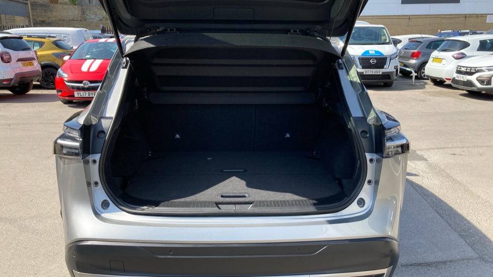 Nissan Qashqai 1.5 E-Power 205 N-Connecta [Glass Roof] 5dr Auto Hybrid Hatchback - Image 4