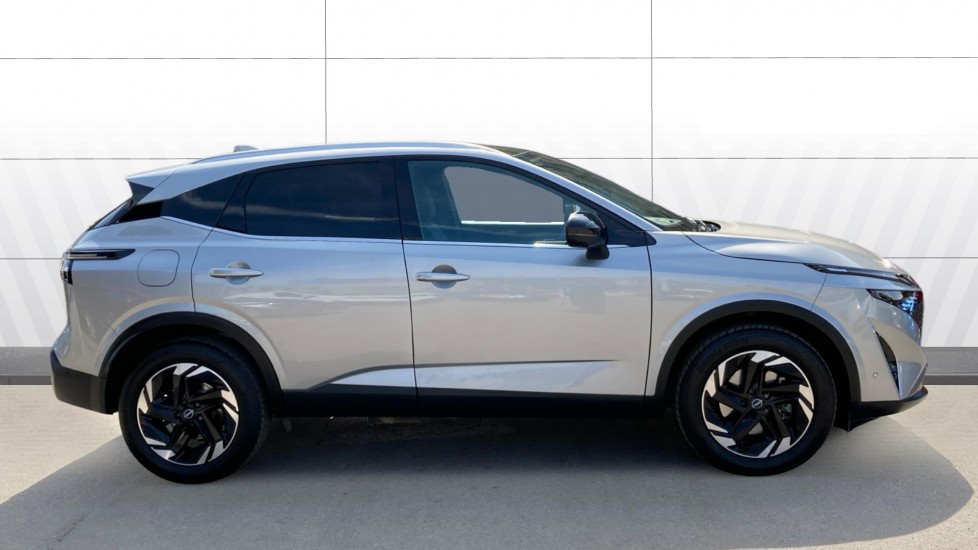 Nissan Qashqai 1.5 E-Power 205 N-Connecta [Glass Roof] 5dr Auto Hybrid Hatchback - Image 5