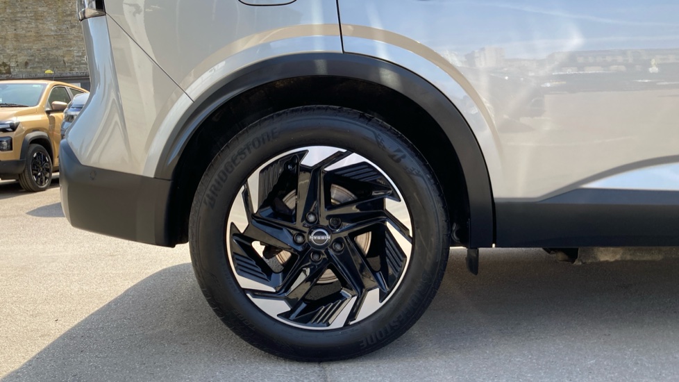 Nissan Qashqai 1.5 E-Power 205 N-Connecta [Glass Roof] 5dr Auto Hybrid Hatchback - Image 7