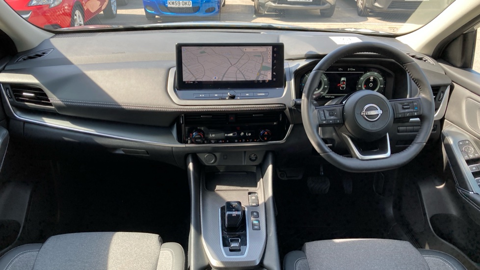 Nissan Qashqai 1.5 E-Power 205 N-Connecta [Glass Roof] 5dr Auto Hybrid Hatchback - Image 10