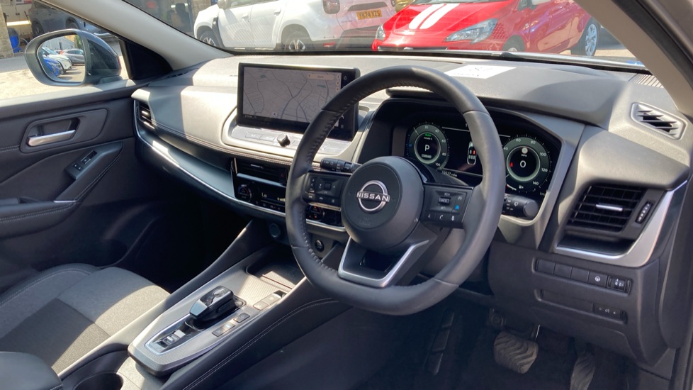Nissan Qashqai 1.5 E-Power 205 N-Connecta [Glass Roof] 5dr Auto Hybrid Hatchback - Image 11