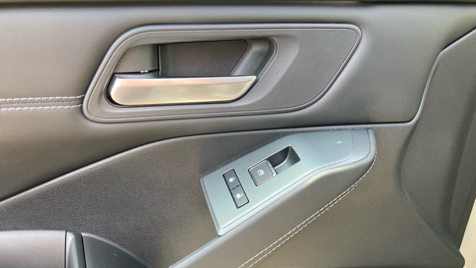 Nissan Qashqai 1.5 E-Power 205 N-Connecta [Glass Roof] 5dr Auto Hybrid Hatchback - Image 21
