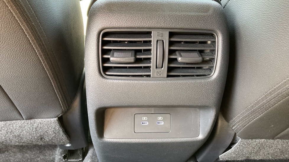 Nissan Qashqai 1.5 E-Power 205 N-Connecta [Glass Roof] 5dr Auto Hybrid Hatchback - Image 22