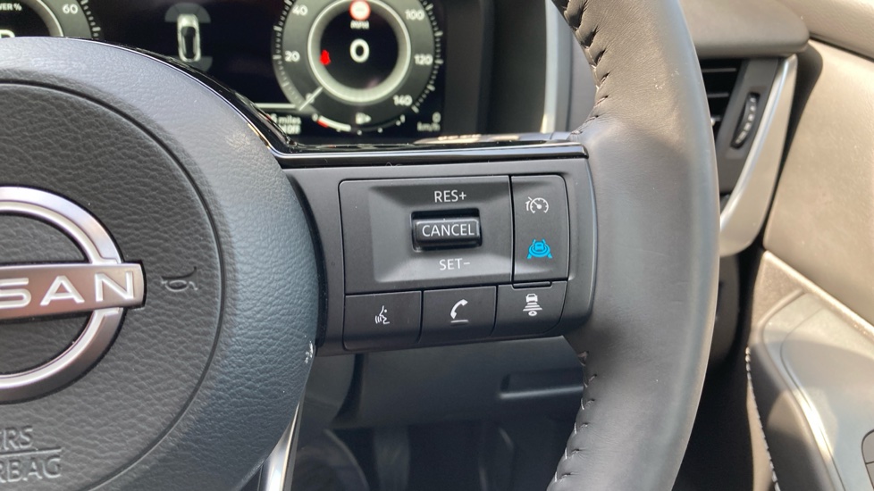 Nissan Qashqai 1.5 E-Power 205 N-Connecta [Glass Roof] 5dr Auto Hybrid Hatchback - Image 32