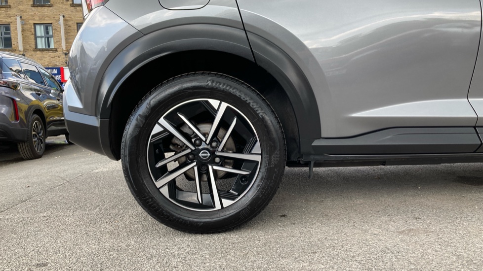 Nissan Juke 1.0 DiG-T N-Connecta 5dr Petrol Hatchback - Image 7