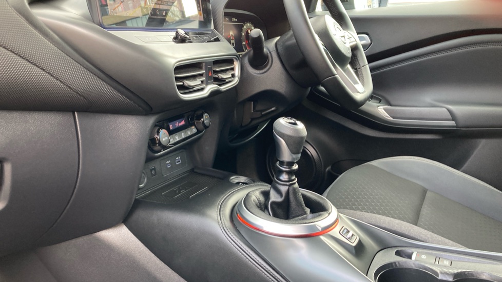 Nissan Juke 1.0 DiG-T N-Connecta 5dr Petrol Hatchback - Image 13