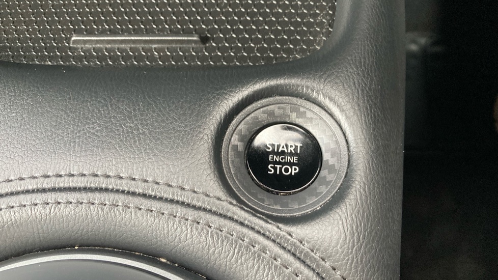 Nissan Juke 1.0 DiG-T N-Connecta 5dr Petrol Hatchback - Image 25