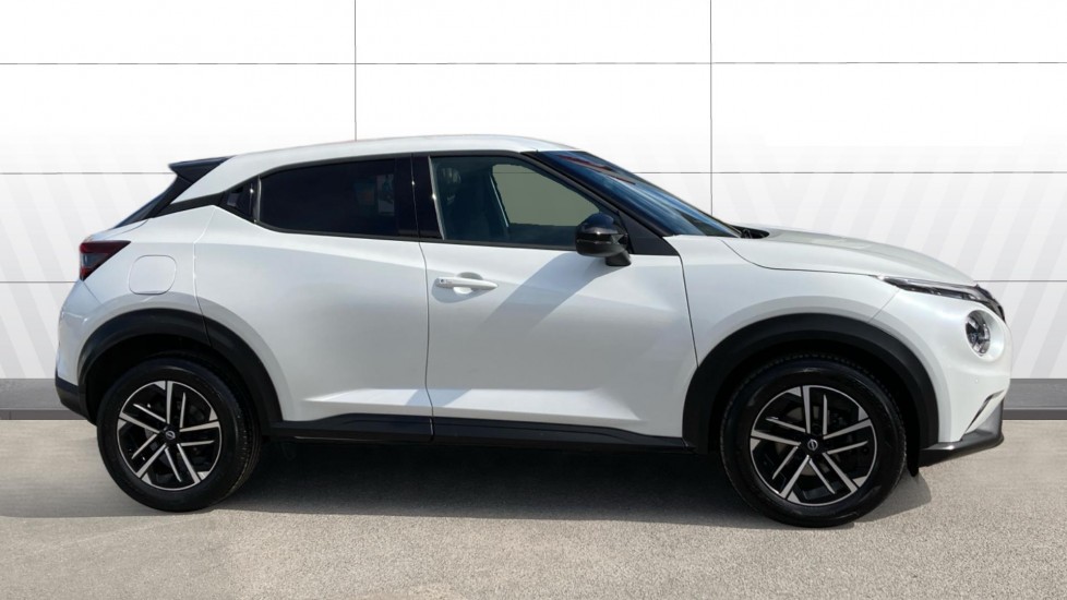Nissan Juke 1.0 DiG-T N-Connecta 5dr Petrol Hatchback - Image 5