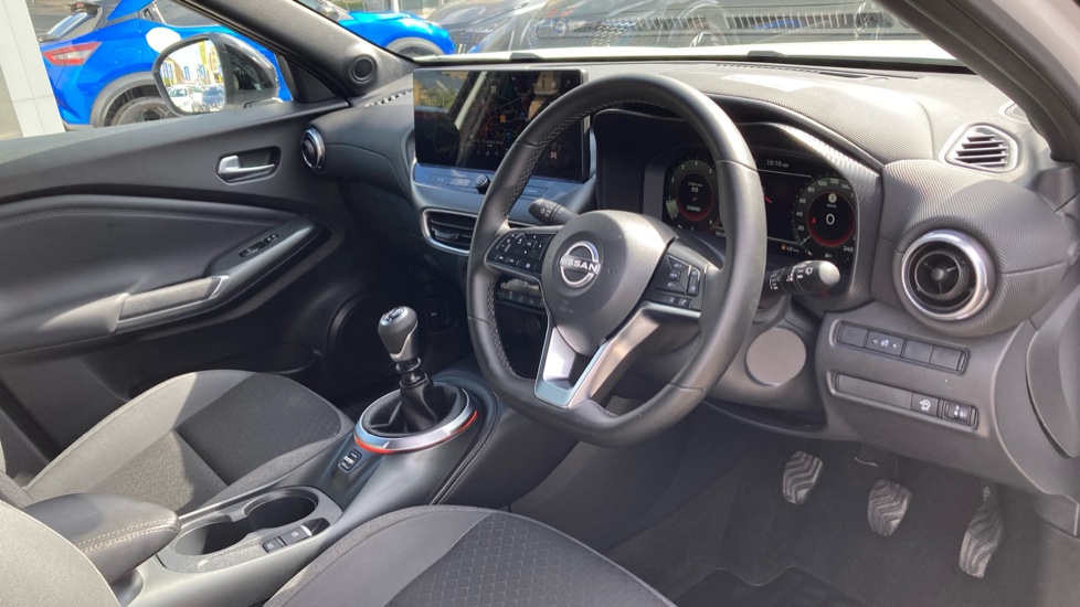 Nissan Juke 1.0 DiG-T N-Connecta 5dr Petrol Hatchback - Image 11