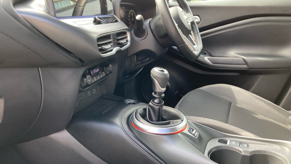 Nissan Juke 1.0 DiG-T N-Connecta 5dr Petrol Hatchback - Image 13